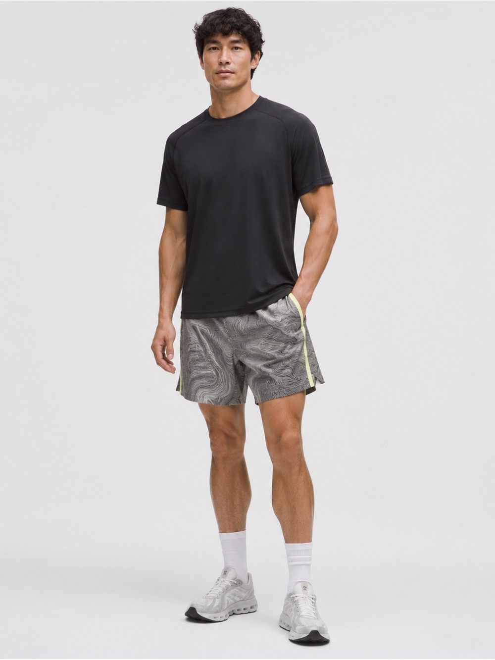 NWOT: Lululemon Men’s Abstract Pace Breaker Short 5” Linerless | Size: Large